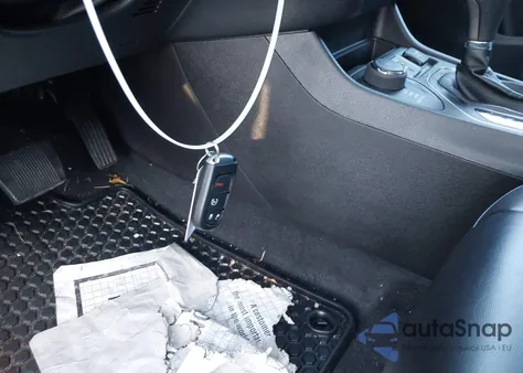 2019 Jeep Cherokee Latitude Plus 4X4 z USA, uszkodzony, nr VIN 1C4PJMLB4KD465585